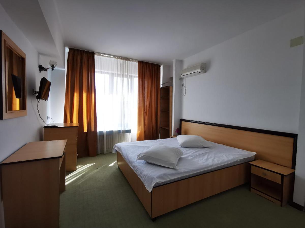 Hotel Unirea Focșani Bagian luar foto