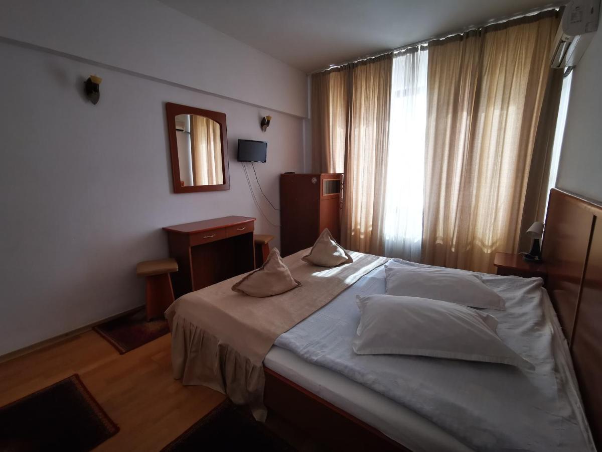 Hotel Unirea Focșani Bagian luar foto