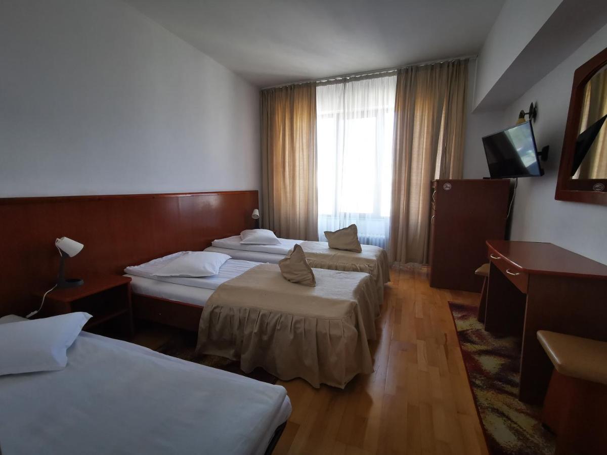 Hotel Unirea Focșani Bagian luar foto